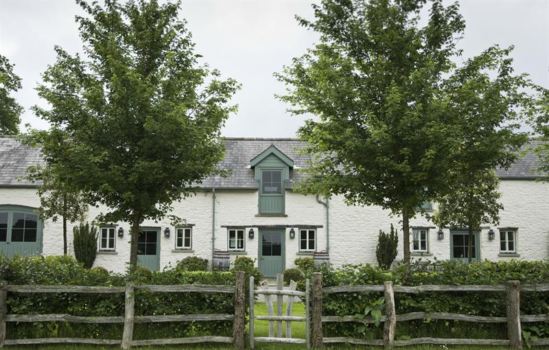 Cottages LlwynywermodEstate NorthRange