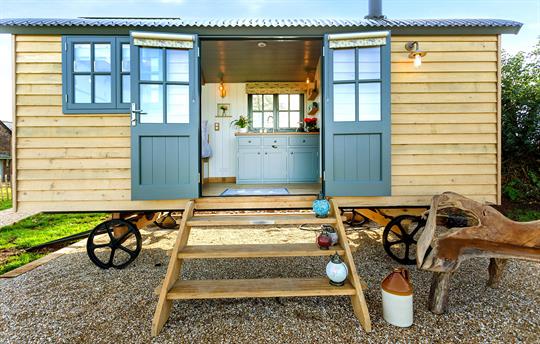 Bespoke shepherds hut; perfect for romantic breaks