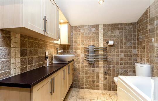 Orchard family bathroom