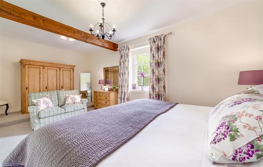 Grosvenor spacious master bedroom