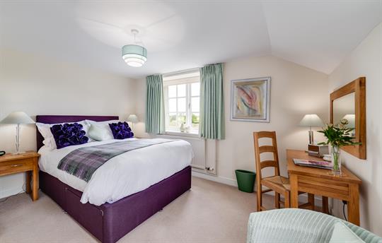 Harewood master with king-size bed