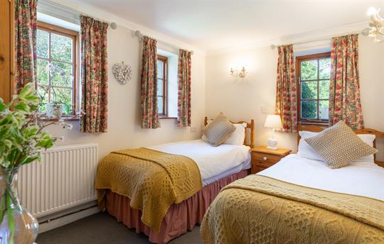 Twin / super king bedroom