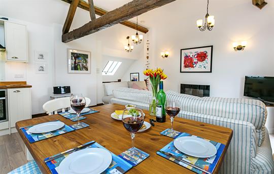 Dining Living Area Oak Cottage