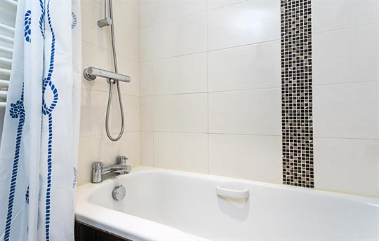 Ensuite Bathroom Oak Cottage