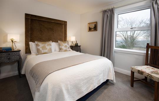 King size bedroom facing south