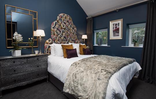 Wood - sleep in style.