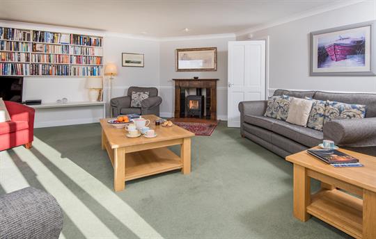 Spacious sitting room