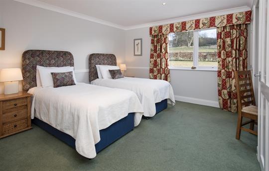 Twin bedoom with en-suite