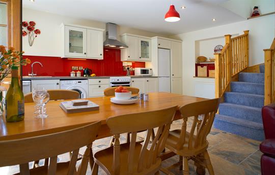 Teifi cottage dining