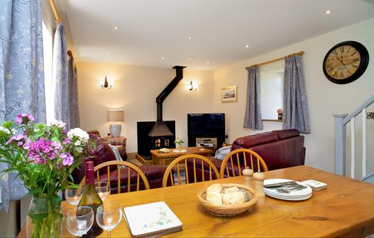 Towy cottage lounge diner