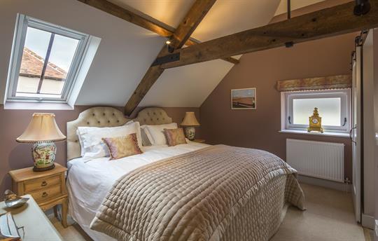 Bedroom 2 (en suite) super king 