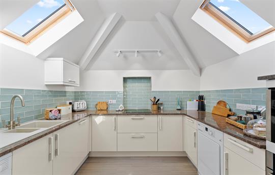 Light and bright kitchen