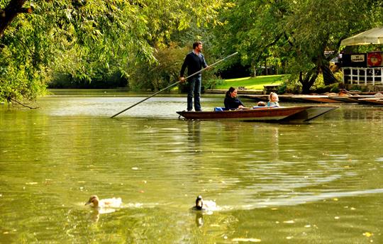 Punting from Cherwell Boathouse In Oxford