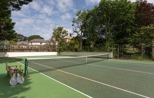 Tennis at Broomhill Manor