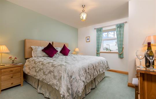 Granary flexible bedroom - twin or extra king