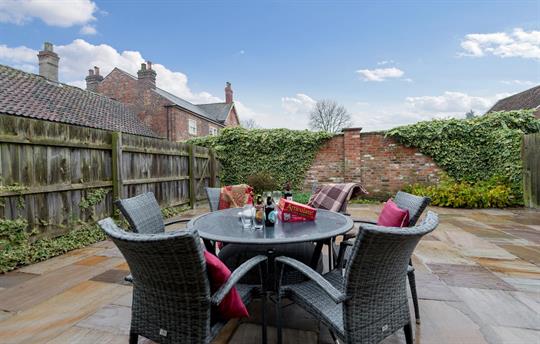 Granary courtyard garden