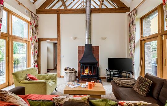 Soaring ceilings, stunning space—relax in style