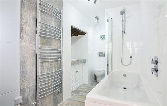 Moncks Green bathroom