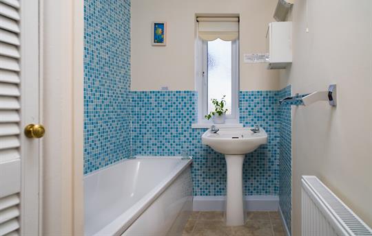 Cothi Cottage bathroom