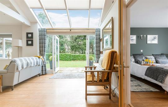 Bright airy single storey cottage