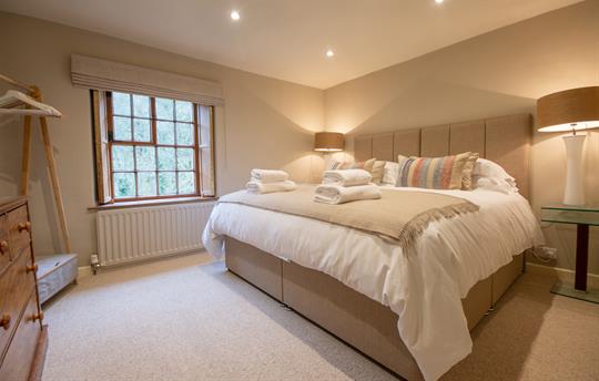 Superking or twin bedroom