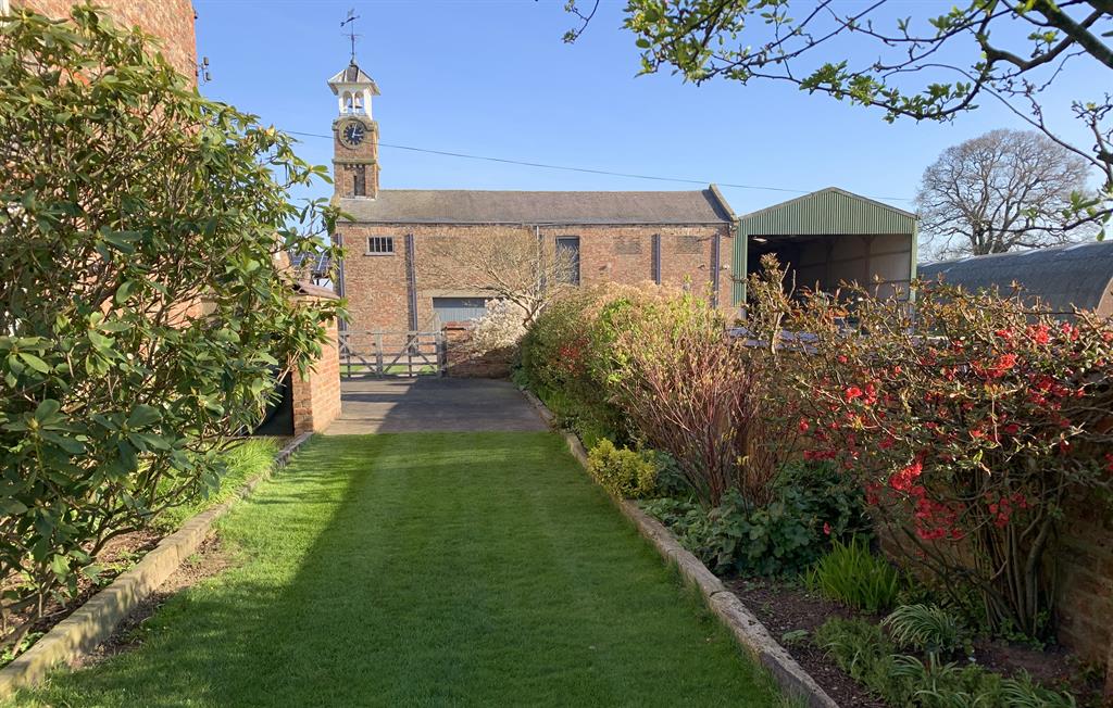 Cottages ClockFarmHouse ClockFarmHouse