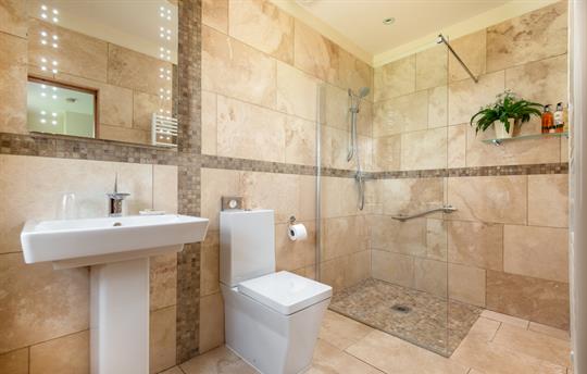 Ensuite to field view master bedroom