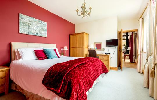 King bedroom, views over the fields