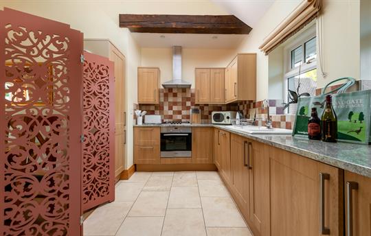 Kitchen with optional screen