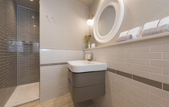 Wella ensuite bathroom