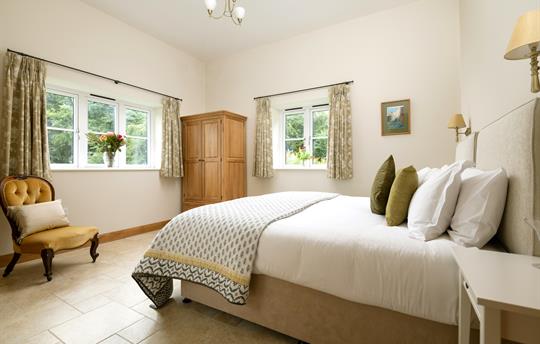 Third bedroom with super king or twin beds