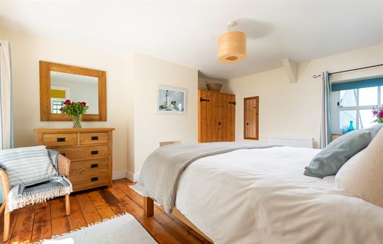 Super comfy, super king bed in the main bedroom