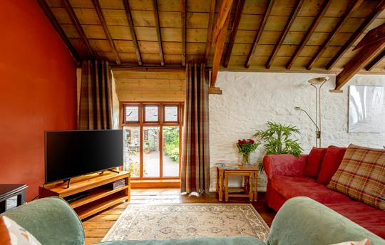 Cosy, open plan lounge area 