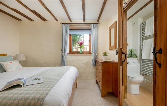 Delightful double bedroom with ensuite shower room
