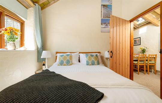 Bright and airy double with ensuite shower room