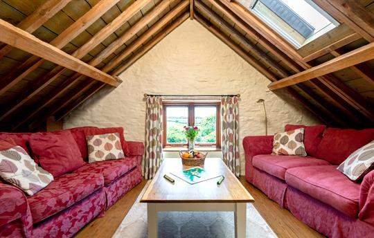 Play games or watch TV in the mezzanine lounge 