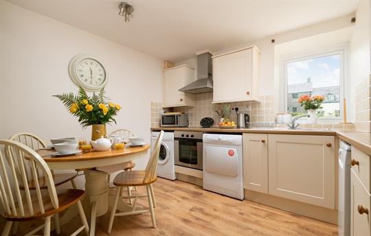 Kitchen with breakfast table