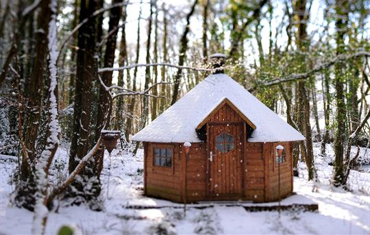 Barbecue House in the snow