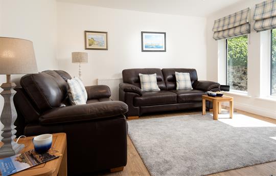 Sitting room with a view to the garden