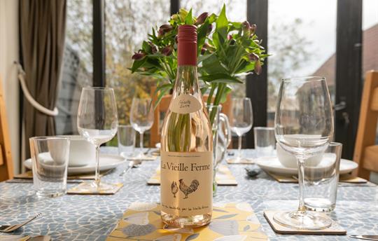 Ideal for large group entertaining