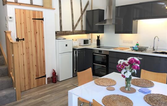 Modern kitchen & dining area for entertaining