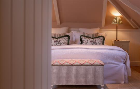 Spacious king sized or twin room