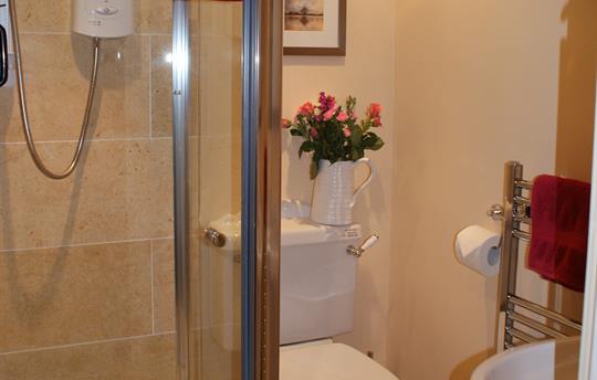 Church Farm Cottage shower room