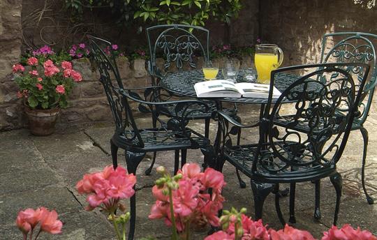 Grosvenor / Harewood, walled courtyard gardens 