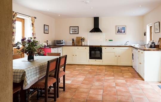 Coach House kitchen and dining room