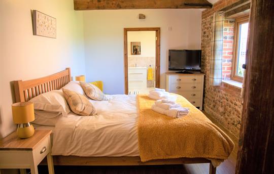 Meadow View bedroom with en suite