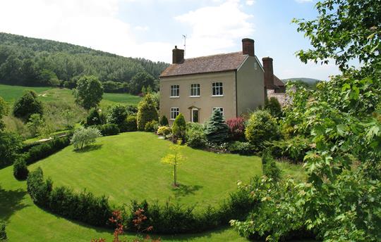 The Manor House: Sleeping 14 in 7 Ensuite bedrooms