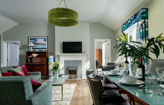 Lounge and dining area