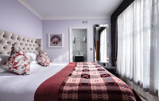 Bedroom with en suite