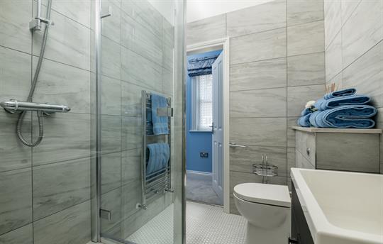 Bathroom Jack & Jill High Tide